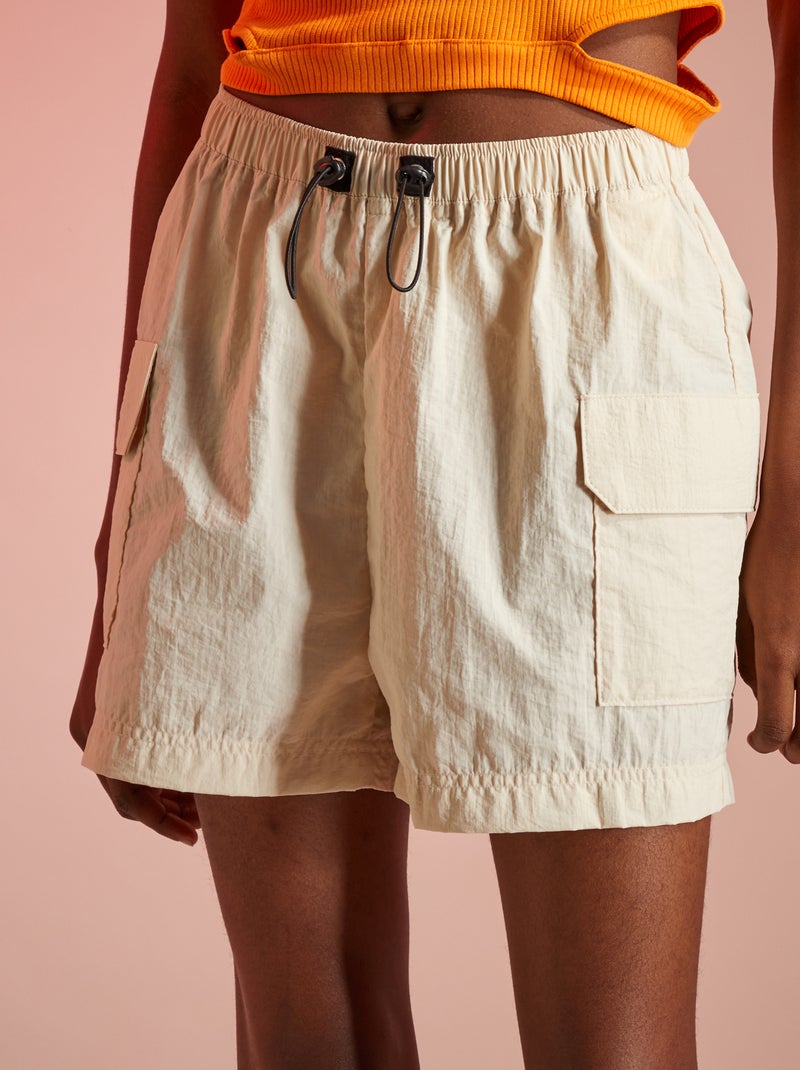 Short de talle alto con bolsillos cargo BEIGE - Kiabi