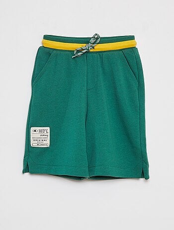 Short deportivo con cintura en contraste