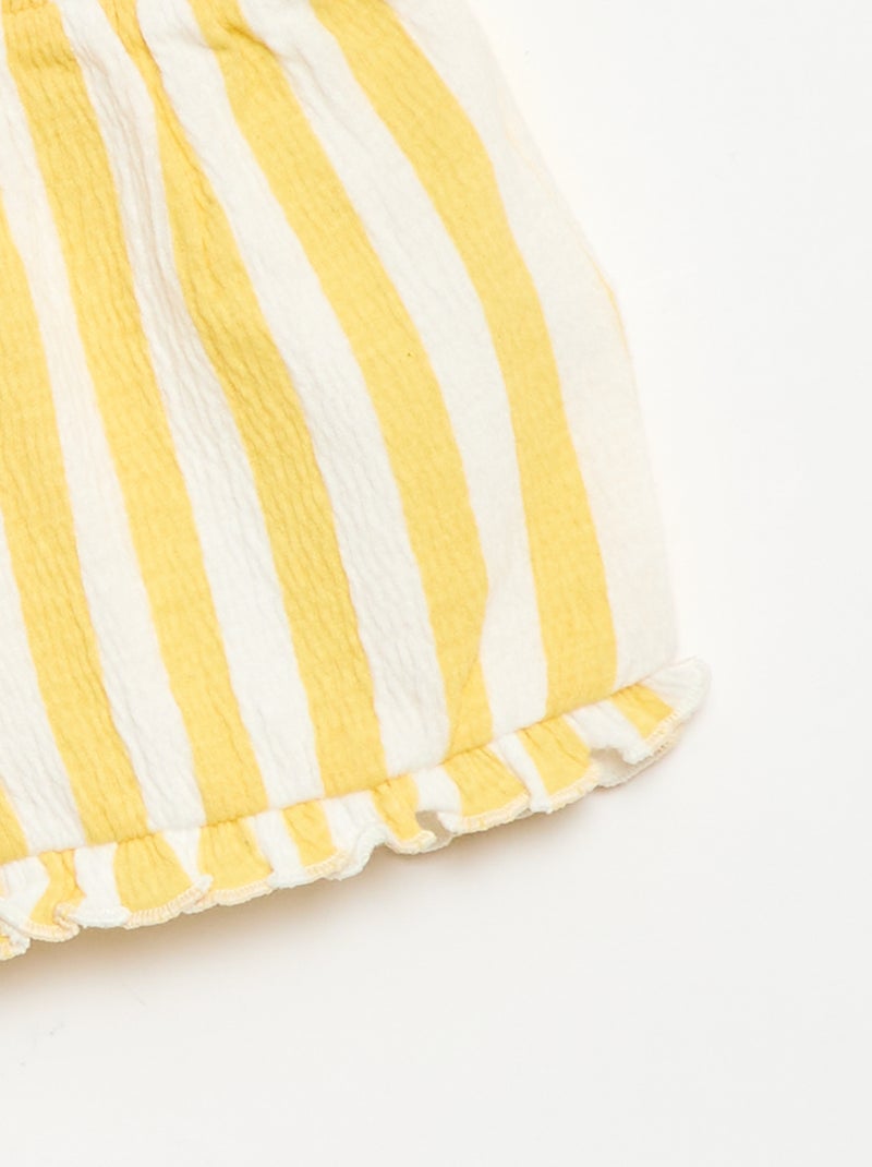 Short estampado con bajo volanteado Amarillo - Kiabi