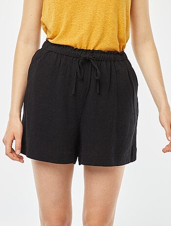 Short ligero con cordones