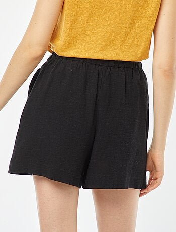 Short ligero con cordones