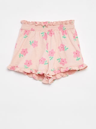 Short ligero con estampado y volante