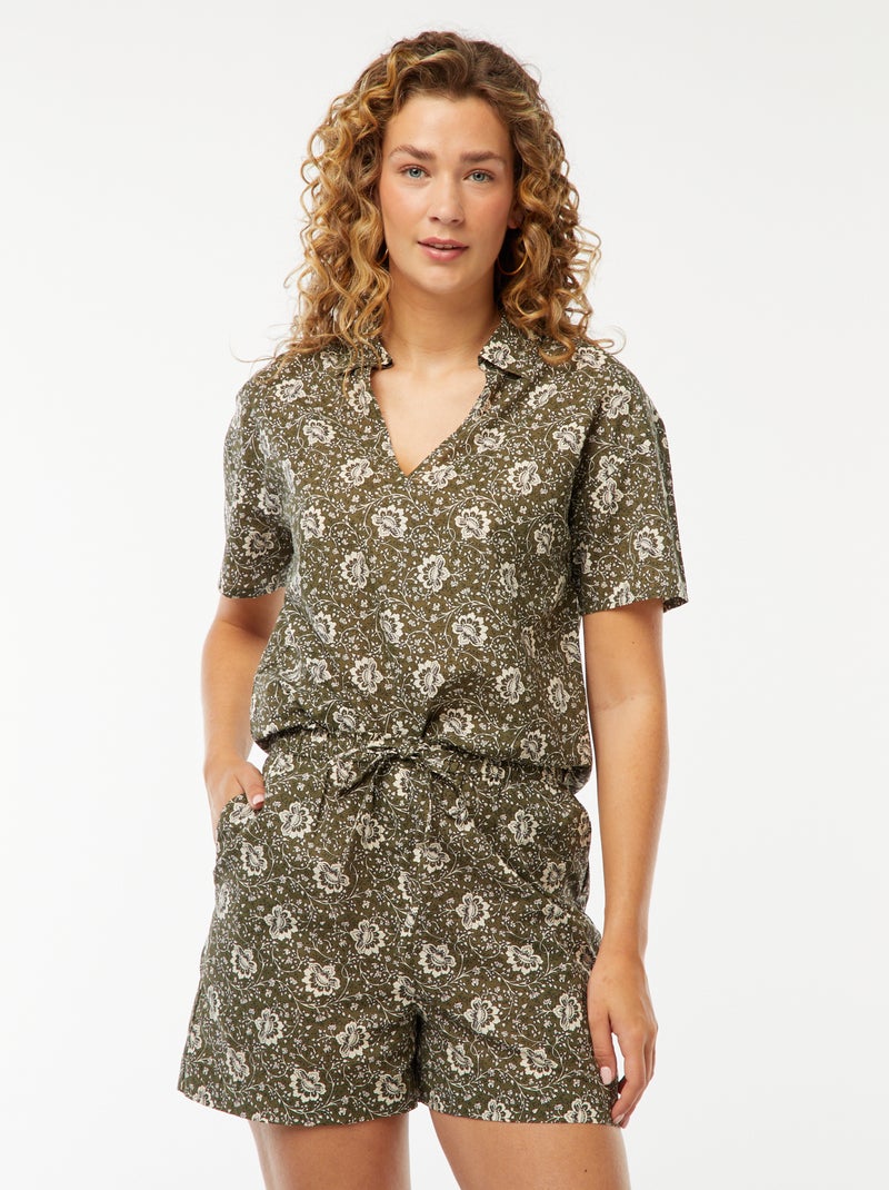 Short ligero con motivo floral Verde - Kiabi