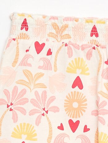 Short ligero con volantes