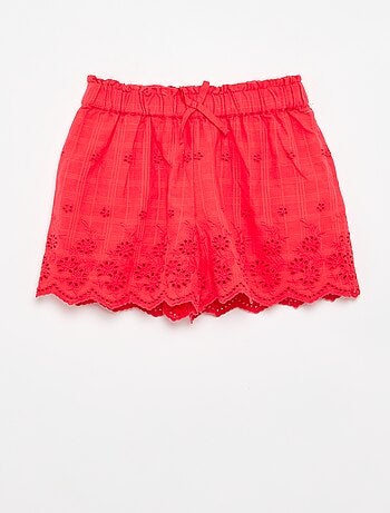 Short liso con bordados ingleses
