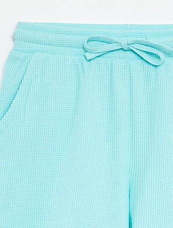 Short liso de punto gofrado