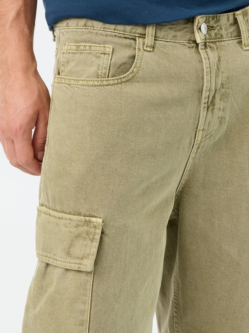 Short liso multibolsillos Kaki - Kiabi