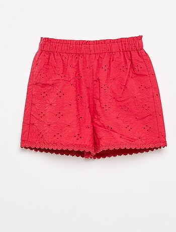 Short rojo con bordados ingleses