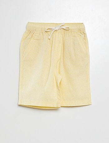 Short tipo bermudas