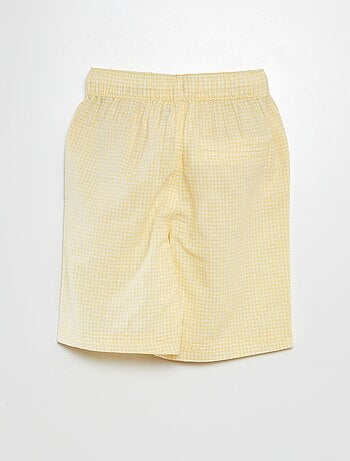 Short tipo bermudas