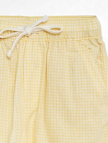 Short tipo bermudas