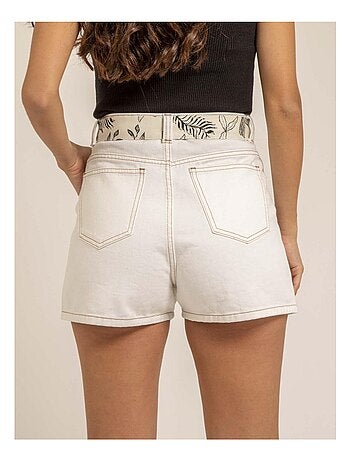 Short vaquero de talle alto con cinturón XINES