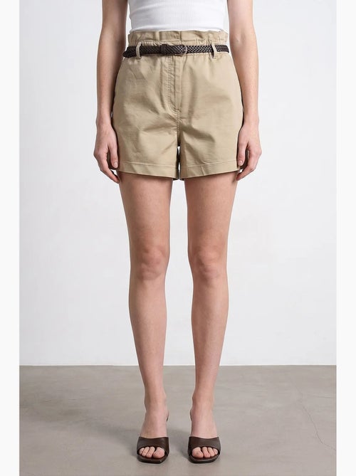 Shorts chinos de cintura alta con cinturón dilvin - Kiabi Shorts chinos de cintura alta con cinturón dilvin - Kiabi