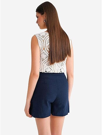 Shorts cruzados de tiro alto con cinturón y detalle de abertura mixray