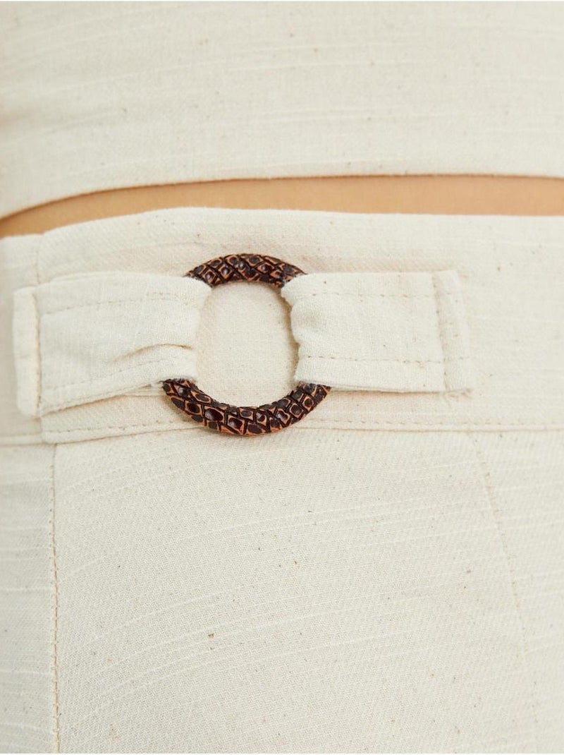Shorts cruzados de tiro alto con cinturón y detalle de abertura mixray Crema - Kiabi
