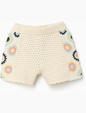 Shorts de punto de algodón con flores de croché