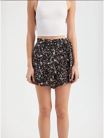 Shorts florales de cintura alta con detalle de cinturón hiccup
