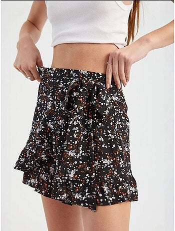 Shorts florales de cintura alta con detalle de cinturón hiccup