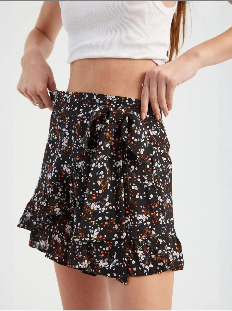 Shorts florales de cintura alta con detalle de cinturón hiccup Negro - Kiabi