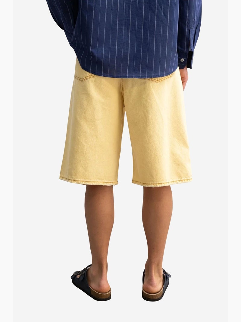 Shorts midi de pierna ancha de mezclilla desgastada para hombre giesto Ámbar - Kiabi