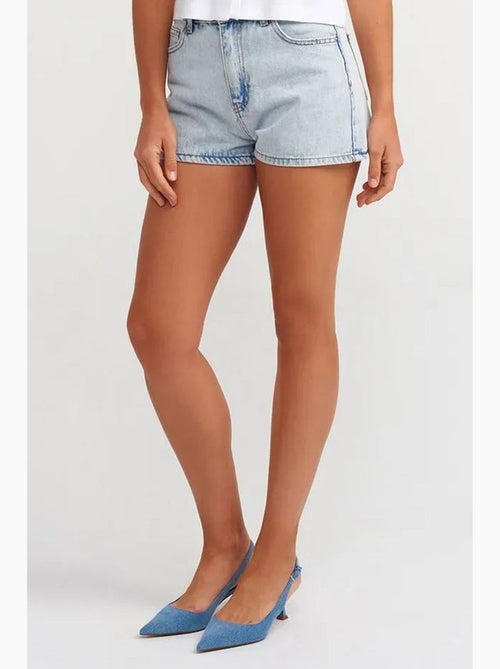 Shorts mom de denim de algodón de tiro alto dilvin - Kiabi Shorts mom de denim de algodón de tiro alto dilvin - Kiabi