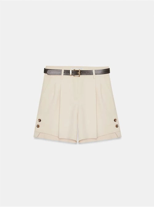 Shorts sastre de crepé de tiro alto con cinturón - Kiabi Shorts sastre de crepé de tiro alto con cinturón - Kiabi