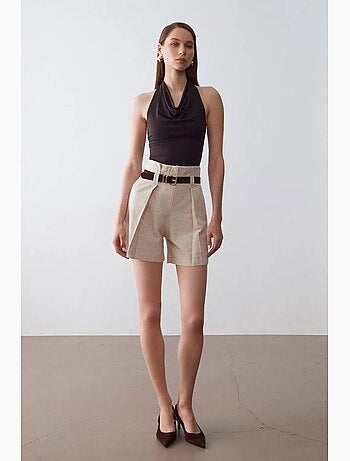 Shorts sastre de tiro alto con cinturón y pernera ancha dilvin