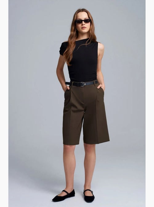 Shorts sastre de tiro alto y pernera ancha dilvin - Kiabi Shorts sastre de tiro alto y pernera ancha dilvin - Kiabi
