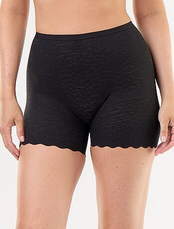 Shorty liso de encaje