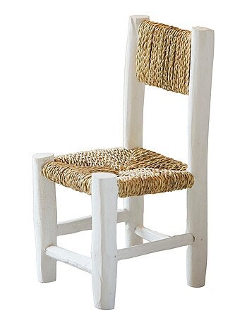Silla infantil de madera blanca y doum
