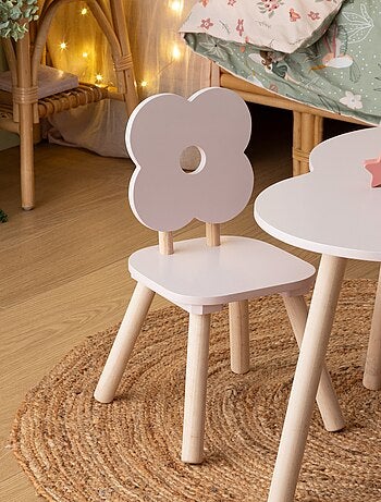 Silla rosa en forma de flor para niños