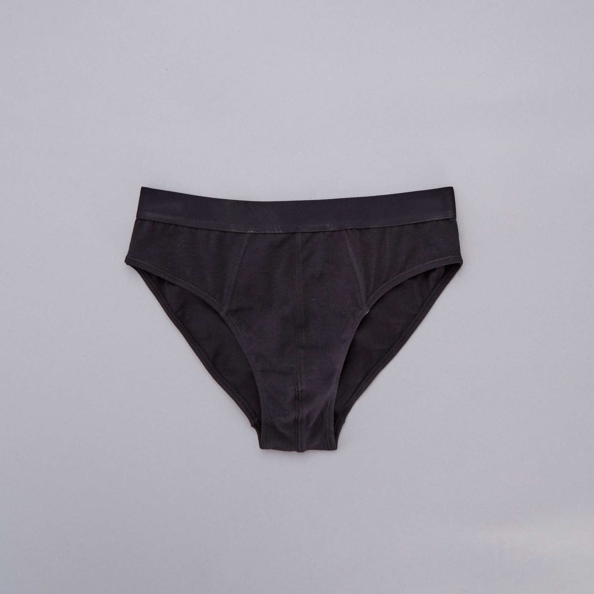 Slip liso Hombre negro Kiabi 3,00€