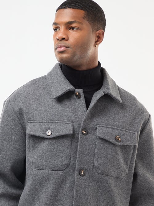 Sobrecamisa con 2 bolsillos con solapa abotonados en el pecho - Kiabi