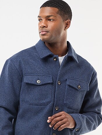 Sobrecamisa con 2 bolsillos de solapa abotonados en el pecho