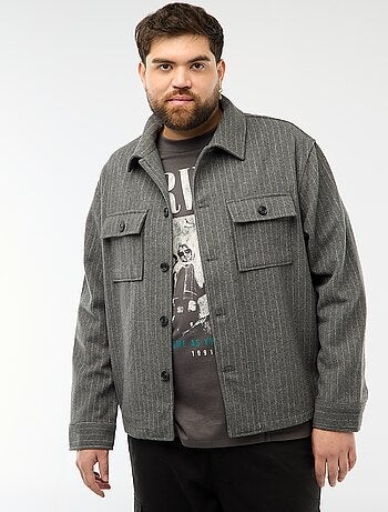 Sobrecamisa con abertura abotonada y bolsillos con solapa