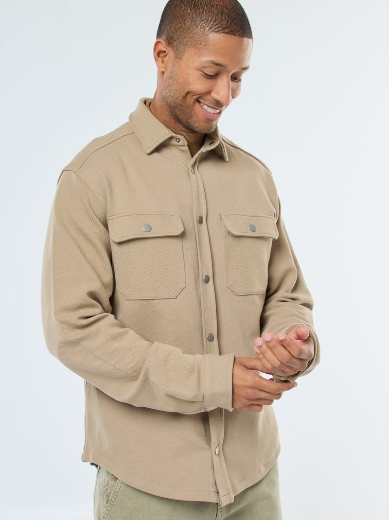 Sobrecamisa con cierre de automáticos y 2 bolsillos en el pecho - Beige ...