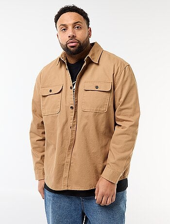 Sobrecamisa en twill con bolsillos en el pecho con solapa