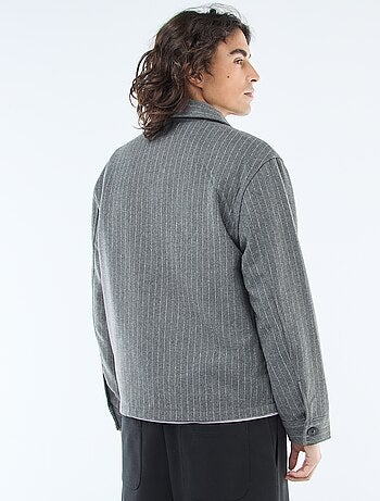 Sobrecamisa lisa cálida con bolsillos de solapa