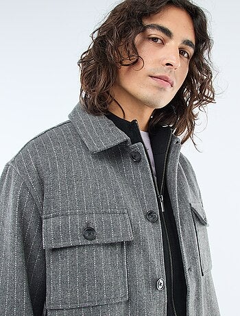 Sobrecamisa lisa cálida con bolsillos de solapa