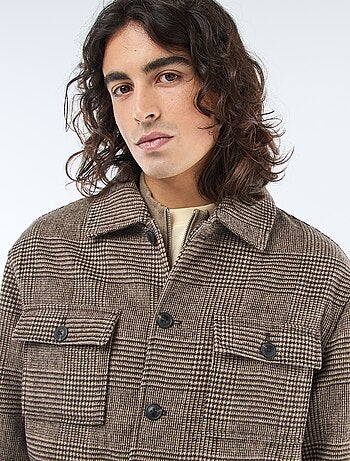 Sobrecamisa lisa cálida con bolsillos de solapa