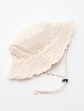 Sombrero bob con flecos y cordón ajustable