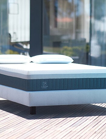 Somier tapizado de madera maciza gris con patas