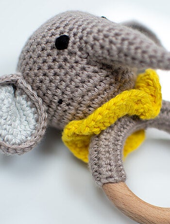 Sonajero de algodón tejido y madera natural | SEVIRA KIDS