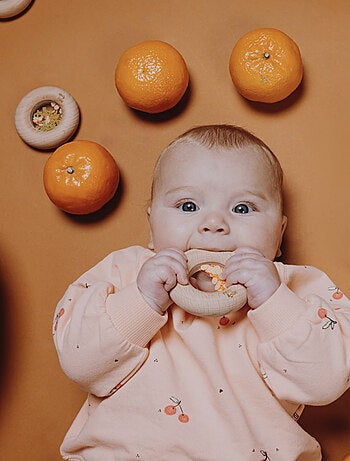Sonajero sensorial donut, frutas | Petit Boum