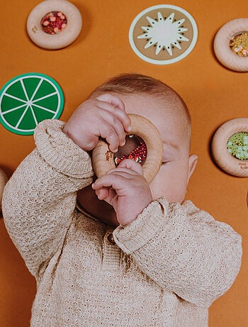 Sonajero sensorial donut, frutas | Petit Boum