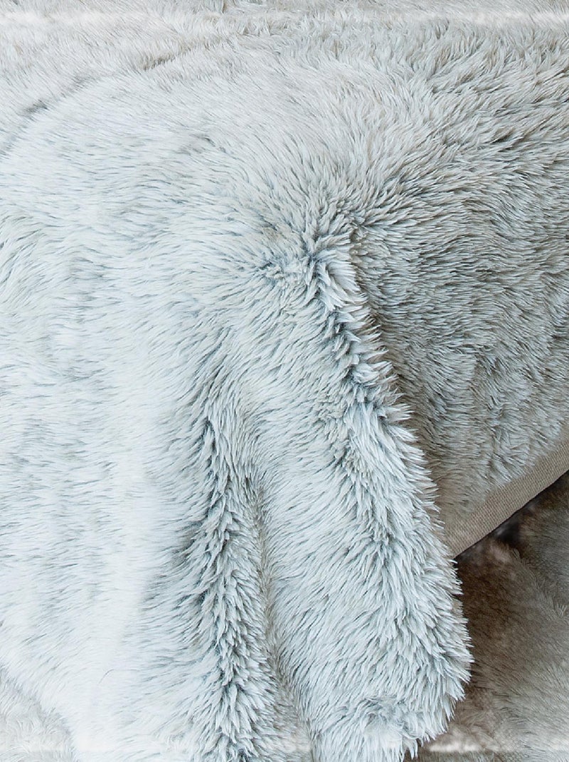 Suave manta de imitación de piel Gris - Kiabi