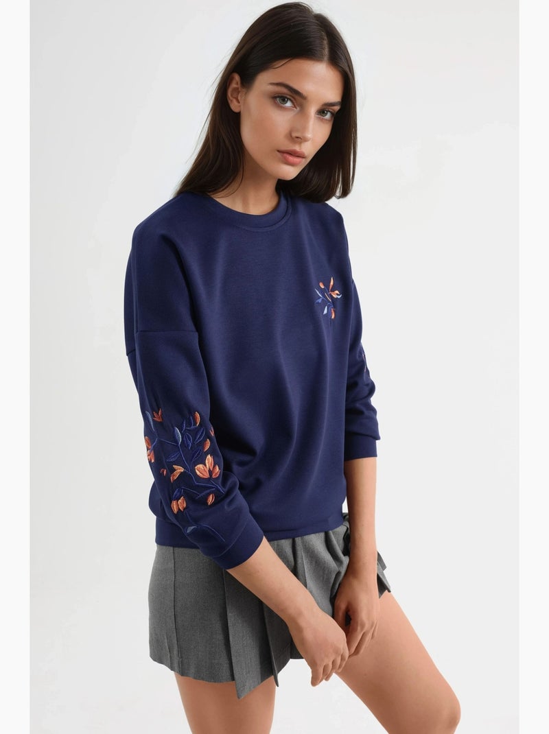 Sudadera bordada con cuello redondo y ajuste cómodo hiccup Azul marino - Kiabi