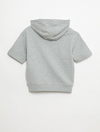 Sudadera con capucha de manga corta