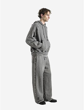 Sudadera con capucha extragrande y bolsillo giesto