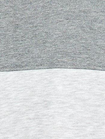 Sudadera con capucha tipo canguro